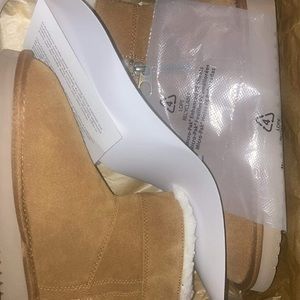 W Aribel Mini Ugg Boots 1121495 W/CHE - Size 6US 4UK 37EU 23Japan